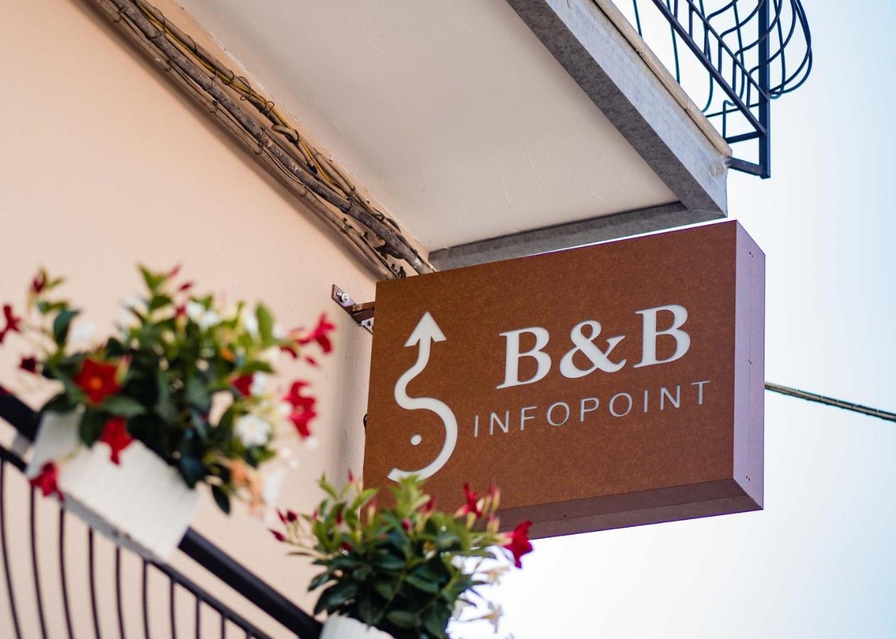 B&B Dell'Infopoint-La Via Silente 卡斯泰诺福奇伦托 外观 照片